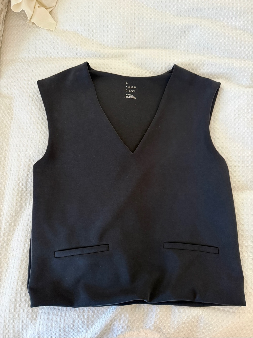 A New Day Black V-Neck Sleeveless Shell Top oversize fit